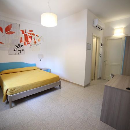 Hotel Albatros Torre Vado Extérieur photo