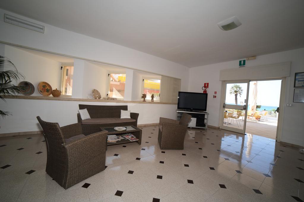 Hotel Albatros Torre Vado Extérieur photo