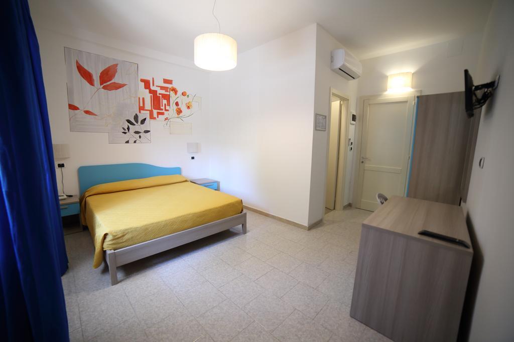 Hotel Albatros Torre Vado Extérieur photo