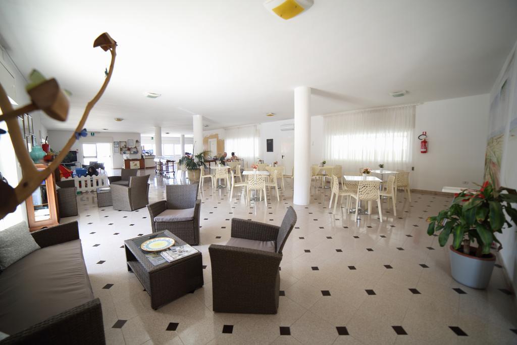 Hotel Albatros Torre Vado Extérieur photo