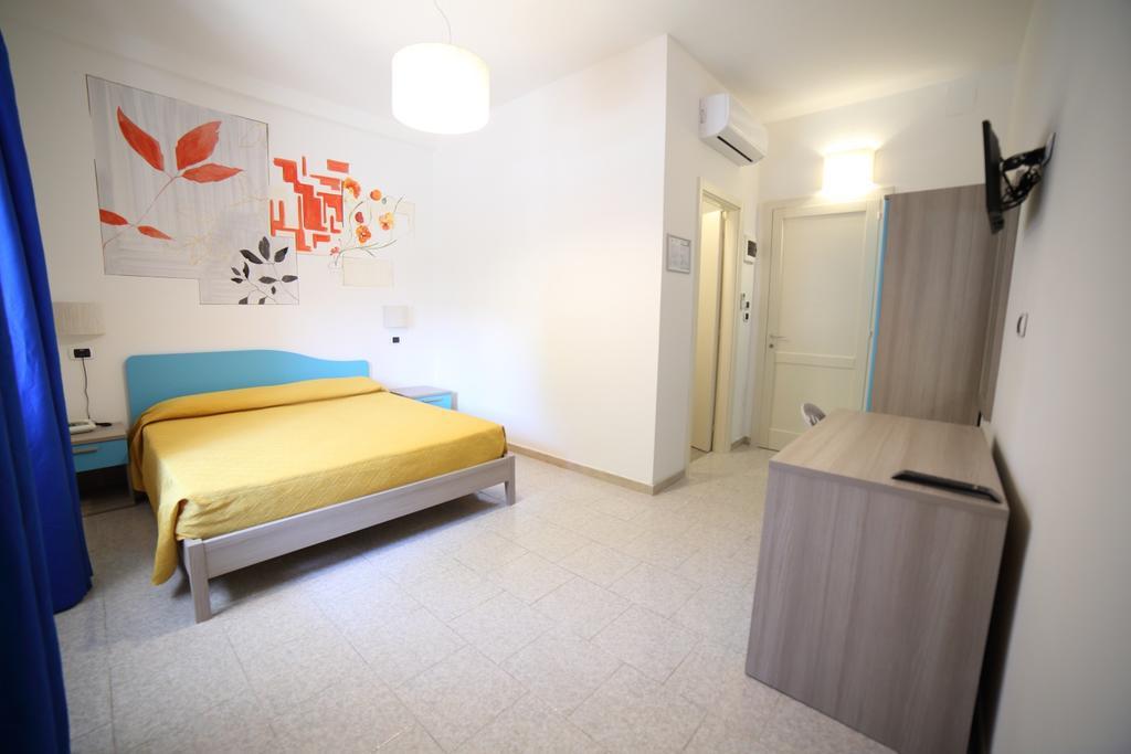 Hotel Albatros Torre Vado Extérieur photo